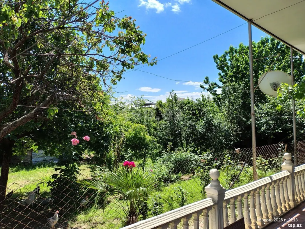 Satılır 10 otaqlı həyət evi 174 m²
