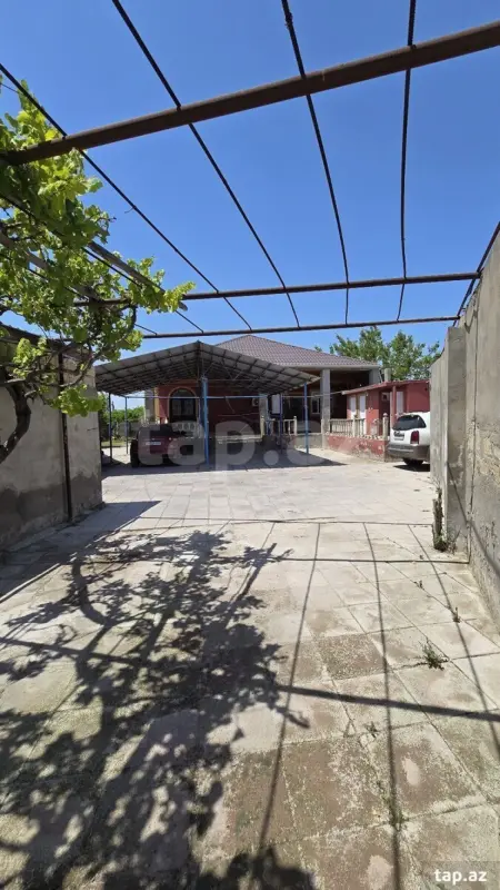 Satılır 5 otaqlı həyət evi 185 m²