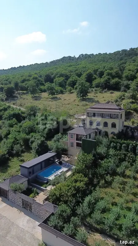 Kirayə verilir 6 otaqlı həyət evi 200 m²
