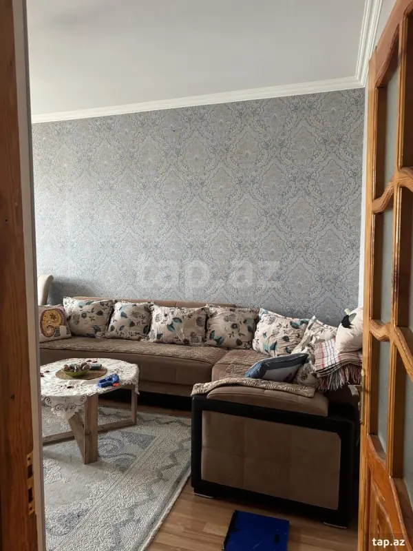 Satılır 4 otaqlı mənzil 82 m²