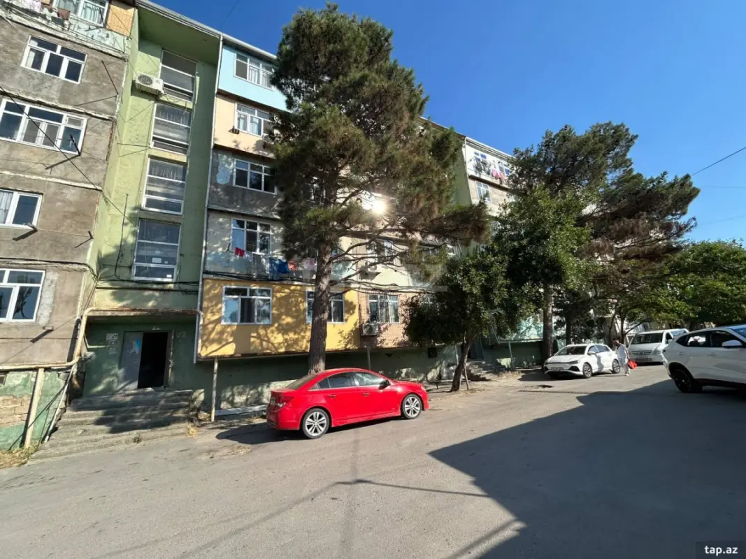 Satılır 3 otaqlı mənzil 98 m²