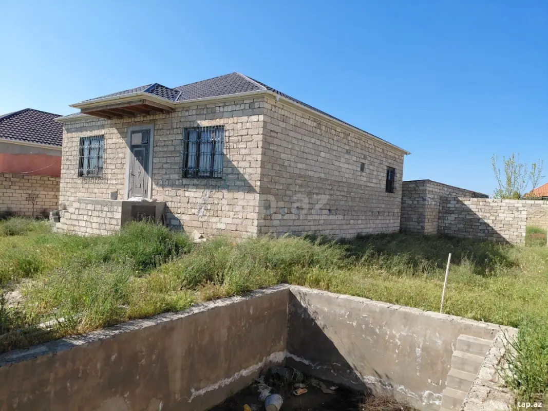 Satılır 4 otaqlı həyət evi 140 m²