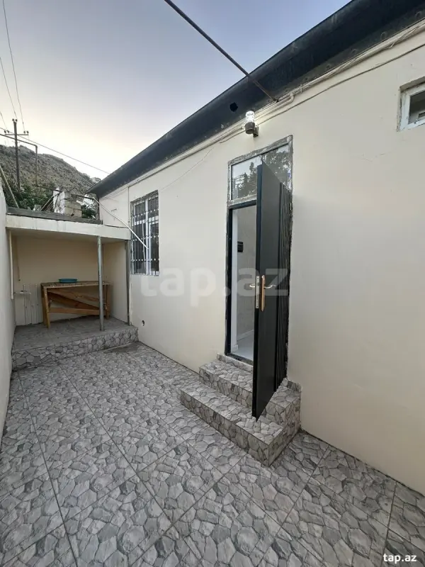 Satılır 3 otaqlı həyət evi 100 m²