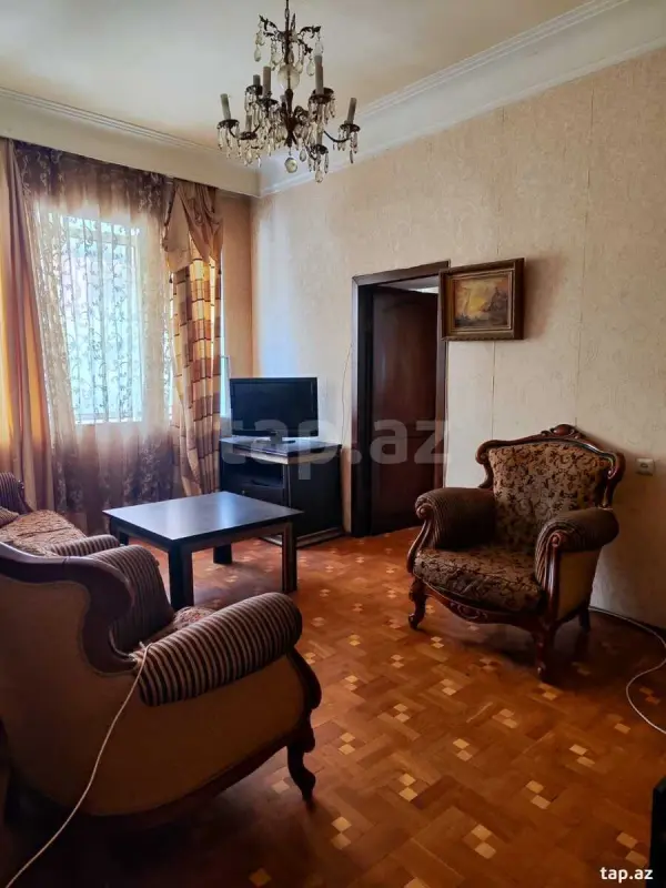 Kirayə verilir 4 otaqlı mənzil 105 m²
