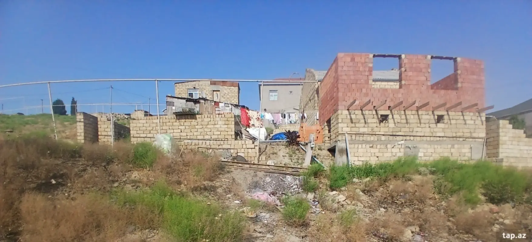 Satılır 2 otaqlı həyət evi 2000 m²