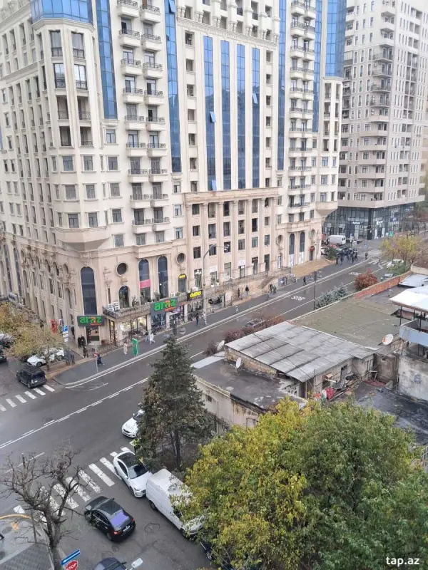 Satılır 3 otaqlı yeni tikili 80 m²