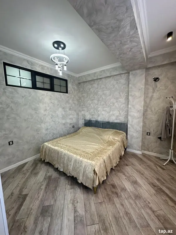 Satılır 3 otaqlı yeni tikili 74 m²