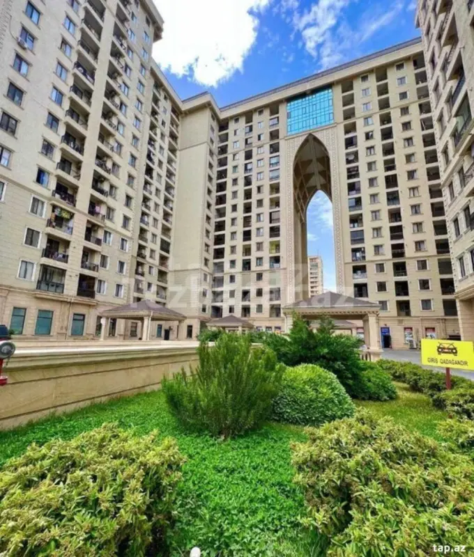 Satılır 6 otaqlı yeni tikili 324 m²