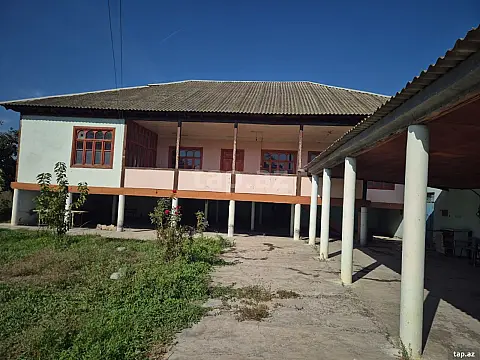 Satılır 8 otaqlı həyət evi 500 m² — Ağdaş 8 otaq 500.00 m²
