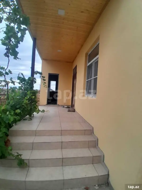 Satılır 3 otaqlı həyət evi 250 m²