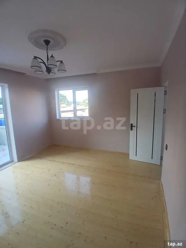 Satılır 5 otaqlı həyət evi 130 m²