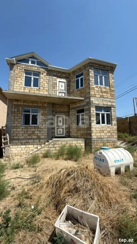 Satılır 6 otaqlı həyət evi 250 m²