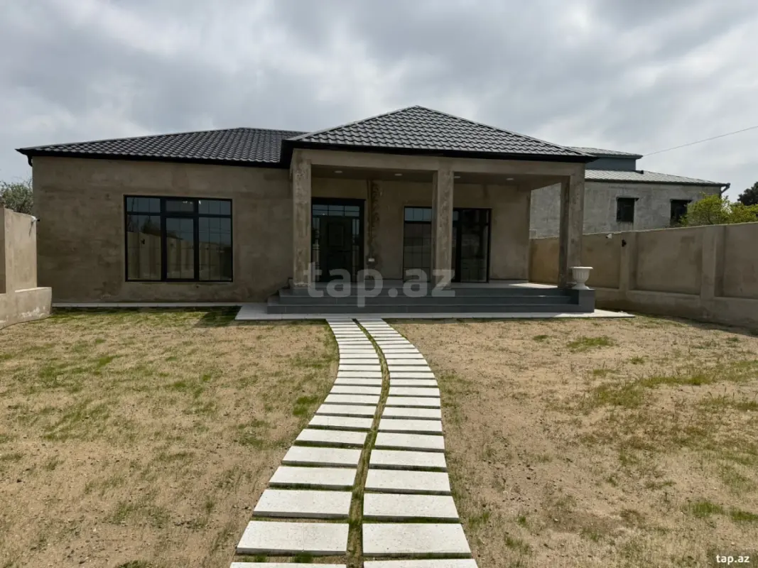 Satılır 5 otaqlı həyət evi 230 m²