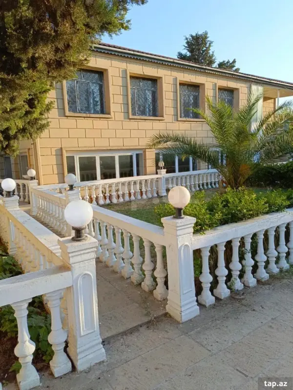 Satılır 7 otaqlı həyət evi 250 m²
