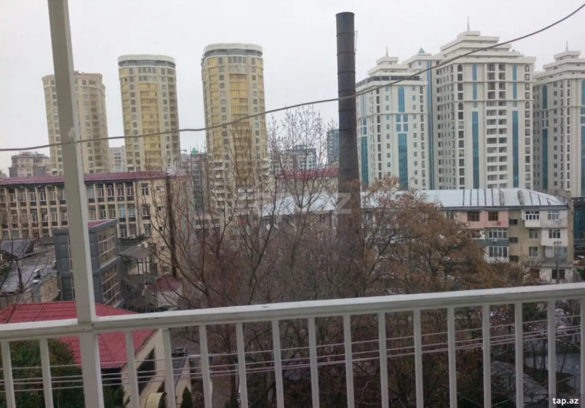 Kirayə verilir 2 otaqlı mənzil 90 m²