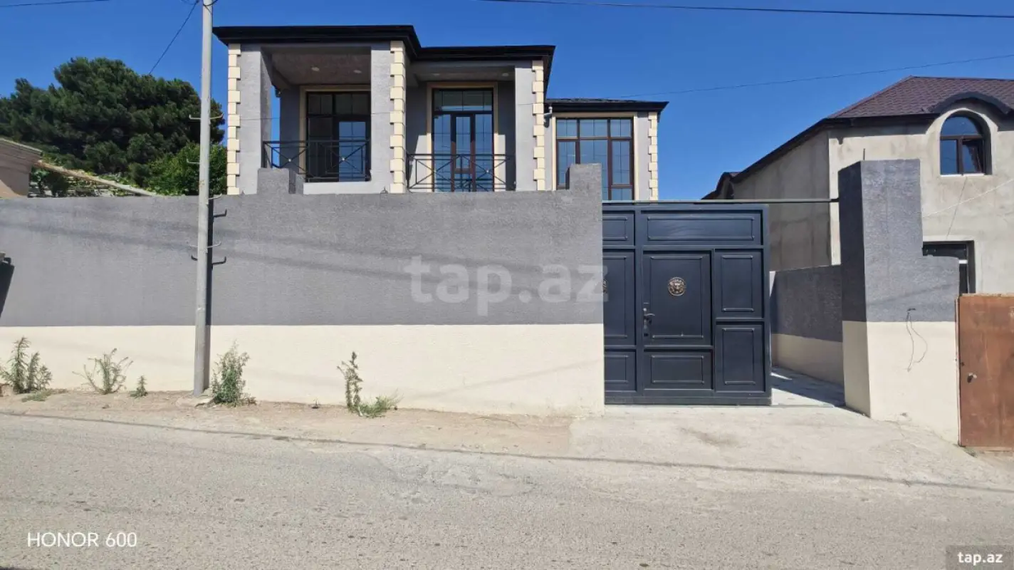 Satılır 7 otaqlı həyət evi 280 m²