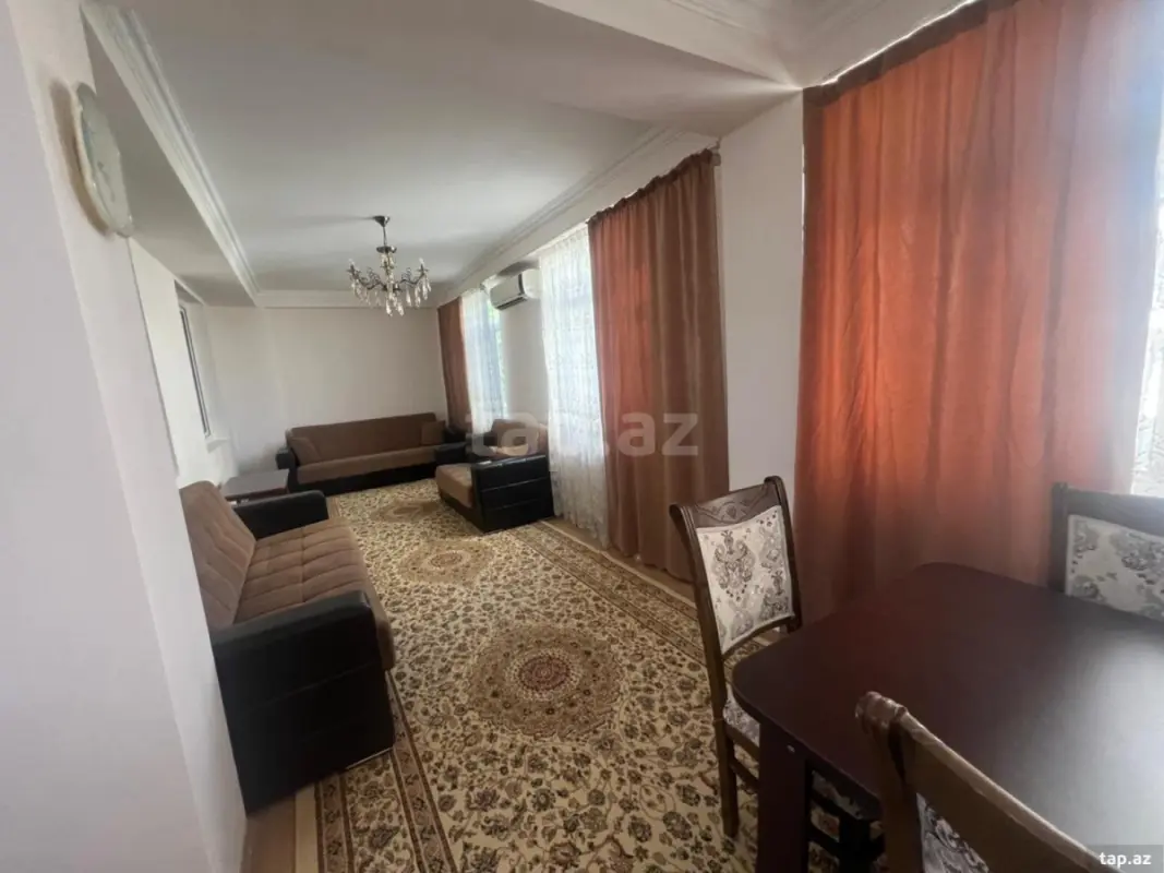 Kirayə verilir 5 otaqlı mənzil 130 m²