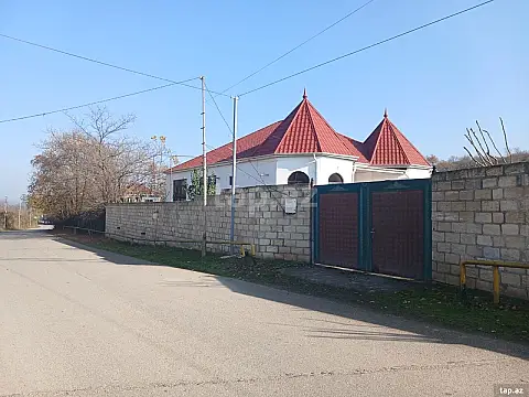 Kirayə verilir 3 otaqlı həyət evi 150 m² — Quba 3 otaq 150.00 m²
