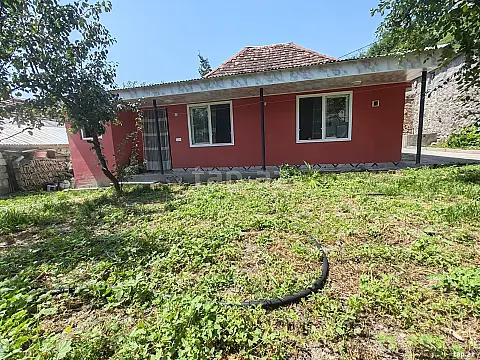 Satılır 3 otaqlı həyət evi 88 m² — Şəki 3 otaq 88.00 m²