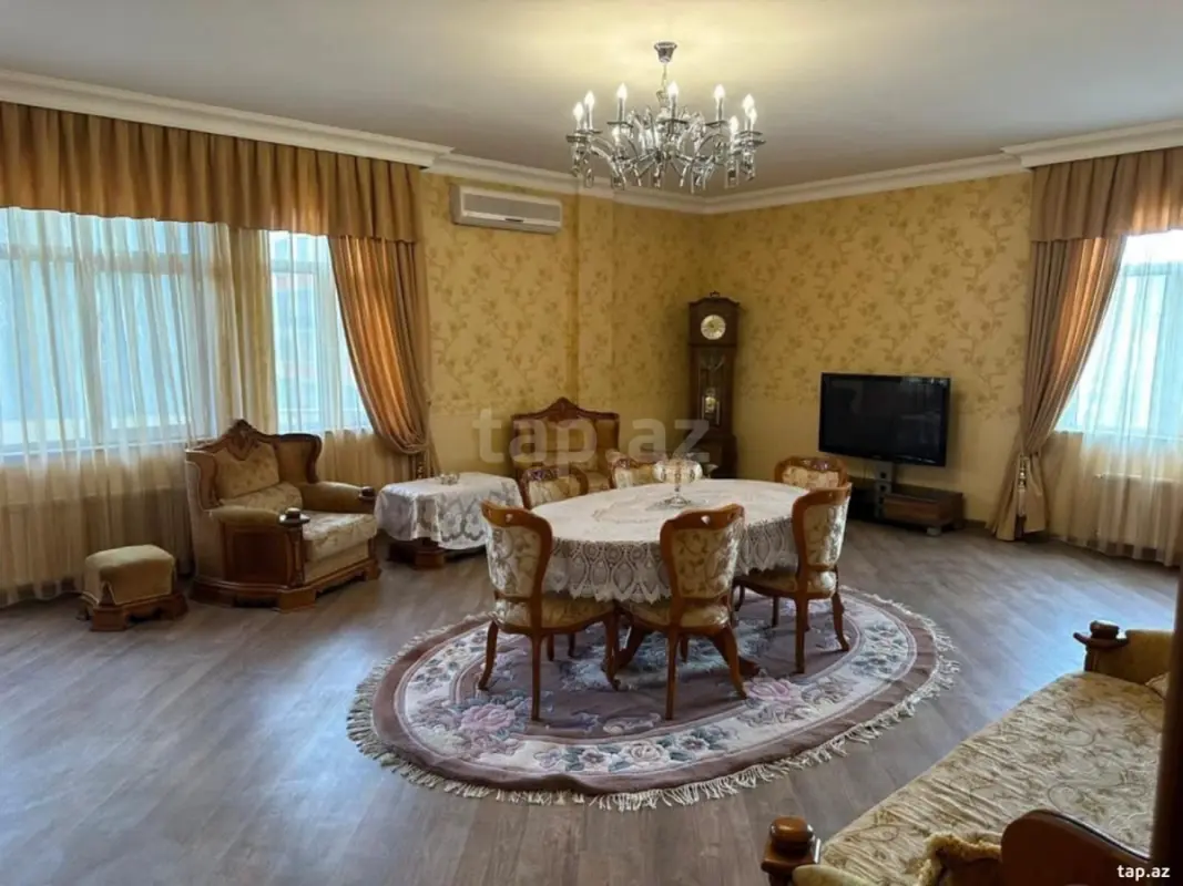 Kirayə verilir 4 otaqlı yeni tikili 225 m²