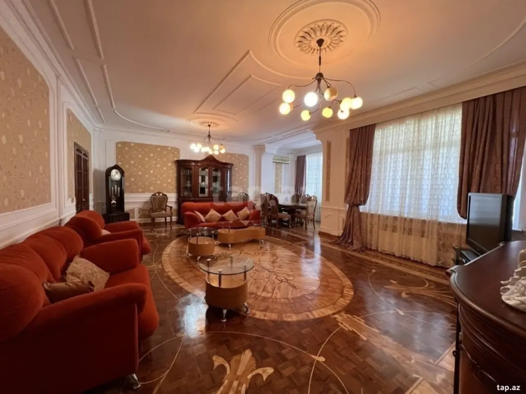 Kirayə verilir 4 otaqlı yeni tikili 230 m²