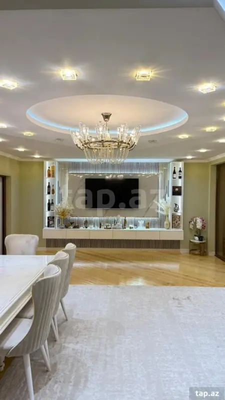 Satılır 4 otaqlı mənzil 150 m²
