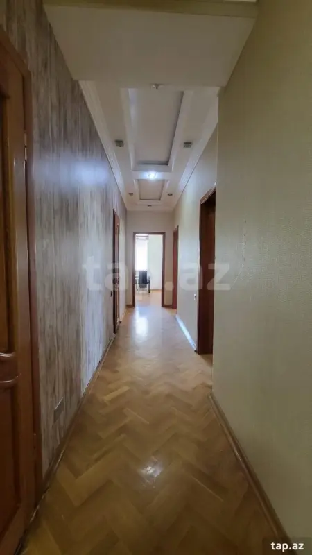 Kirayə verilir 3 otaqlı yeni tikili 153 m²