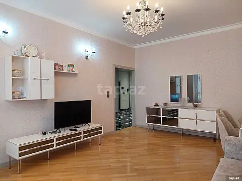 Kirayə verilir 3 otaqlı yeni tikili 130 m² — Bakı 3 otaq 130.00 m²