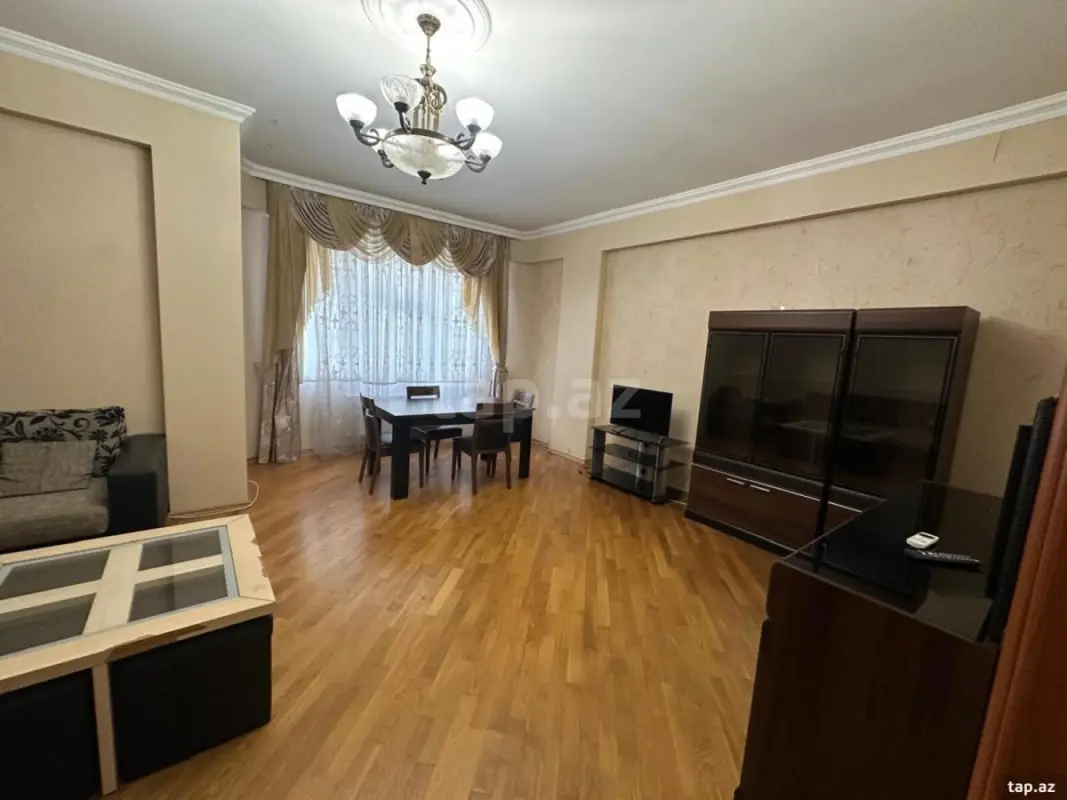 Kirayə verilir 3 otaqlı yeni tikili 130 m²