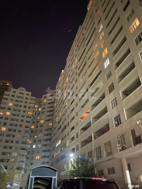 Kirayə verilir 4 otaqlı yeni tikili 180 m²