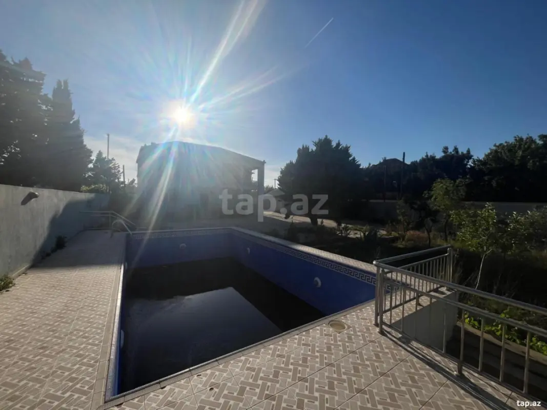 Kirayə verilir 6 otaqlı həyət evi 300 m²