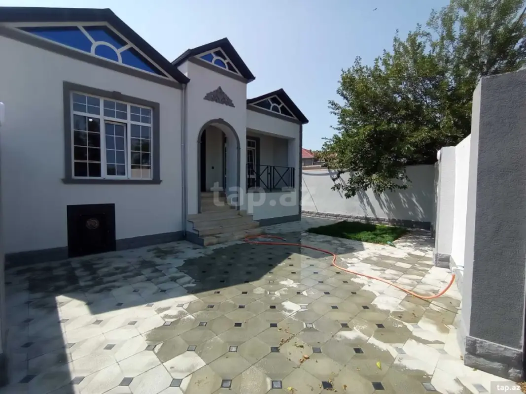 Satılır 4 otaqlı həyət evi 130 m²