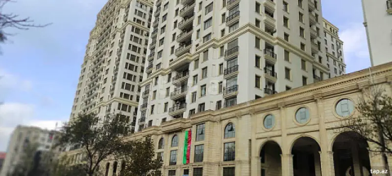 Satılır 3 otaqlı yeni tikili 130 m² — Bakı 3 otaq 130.00 m²