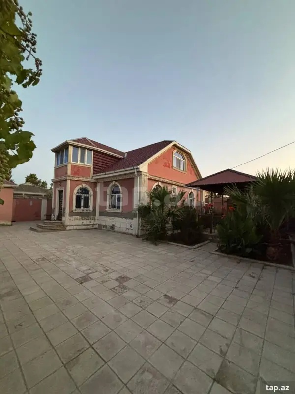 Satılır 5 otaqlı həyət evi 140 m²