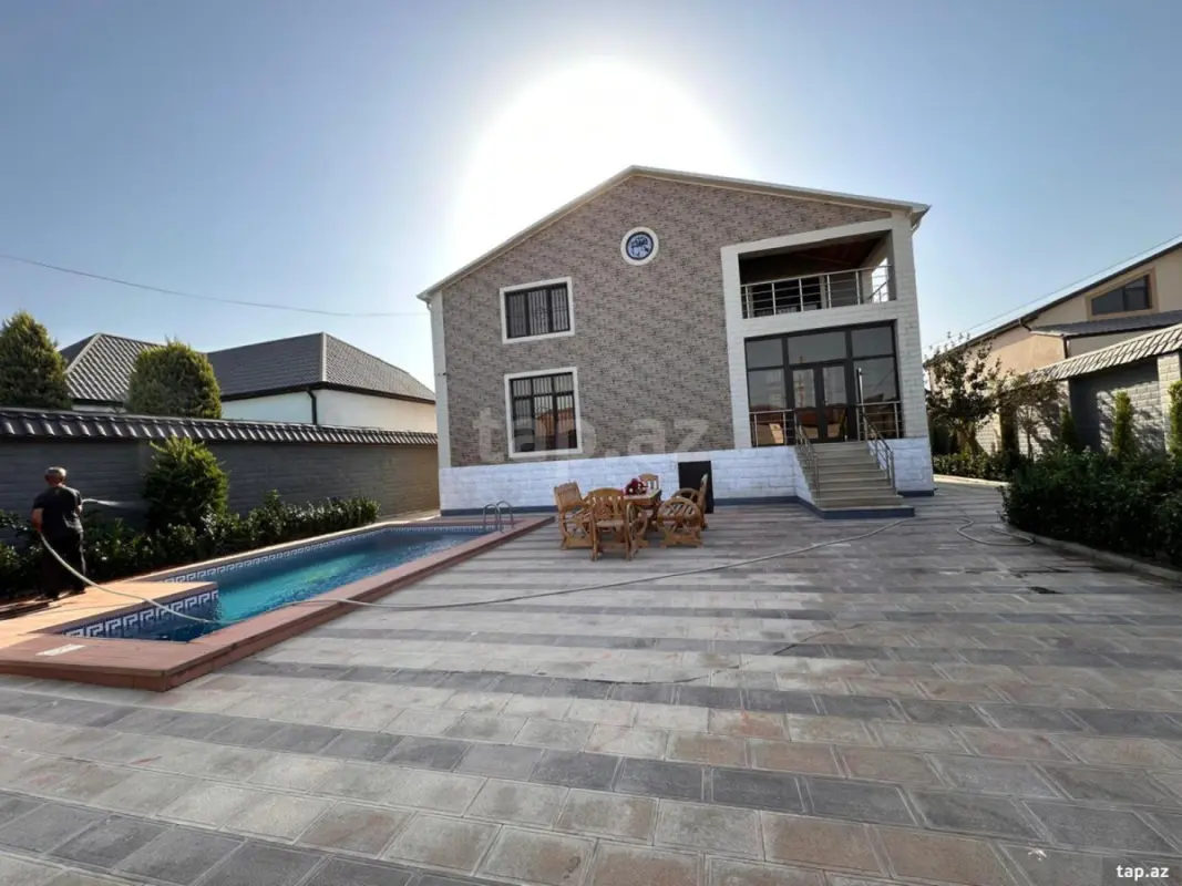 Satılır 6 otaqlı həyət evi 270 m²