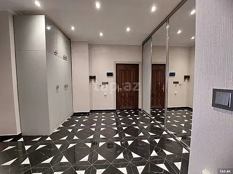 Kirayə verilir 3 otaqlı yeni tikili 130 m² — Bakı 3 otaq 130.00 m²