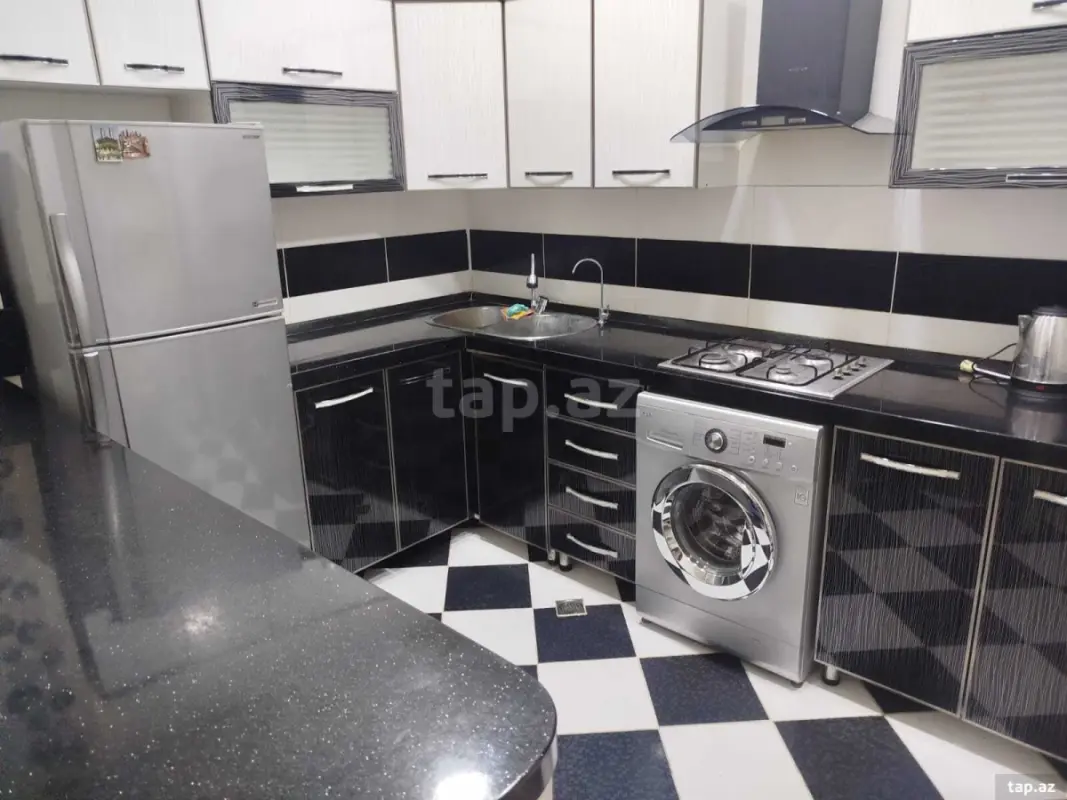 Kirayə verilir 3 otaqlı yeni tikili 110 m²