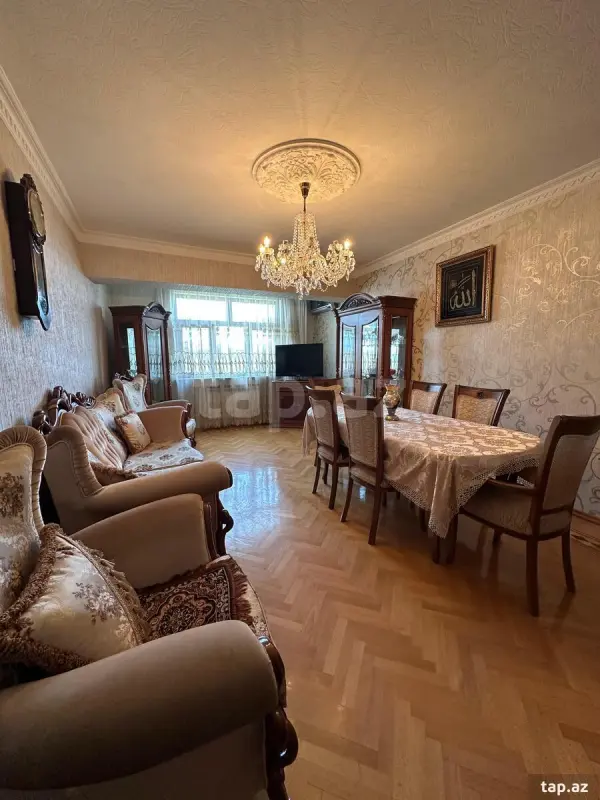 Satılır 4 otaqlı mənzil 140 m²