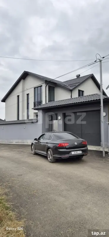 Satılır 7 otaqlı həyət evi 250 m²