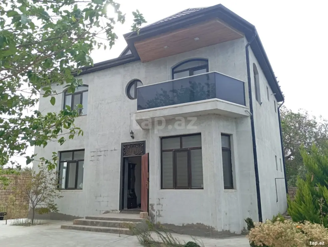 Satılır 5 otaqlı həyət evi 200 m²