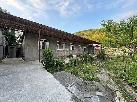 Satılır 4 otaqlı həyət evi 100 m² — Şəki 4 otaq 100.00 m²