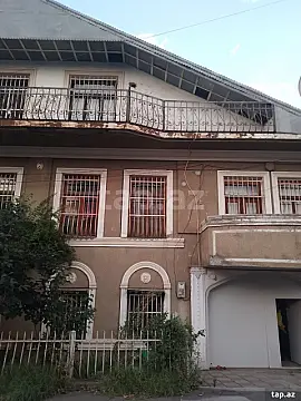Kirayə verilir 10 otaqlı həyət evi 350 m² — Gəncə 10 otaq 350.00 m²