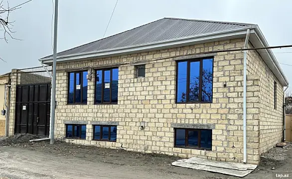 Satılır 4 otaqlı həyət evi 150 m² — Gəncə 4 otaq 150.00 m²