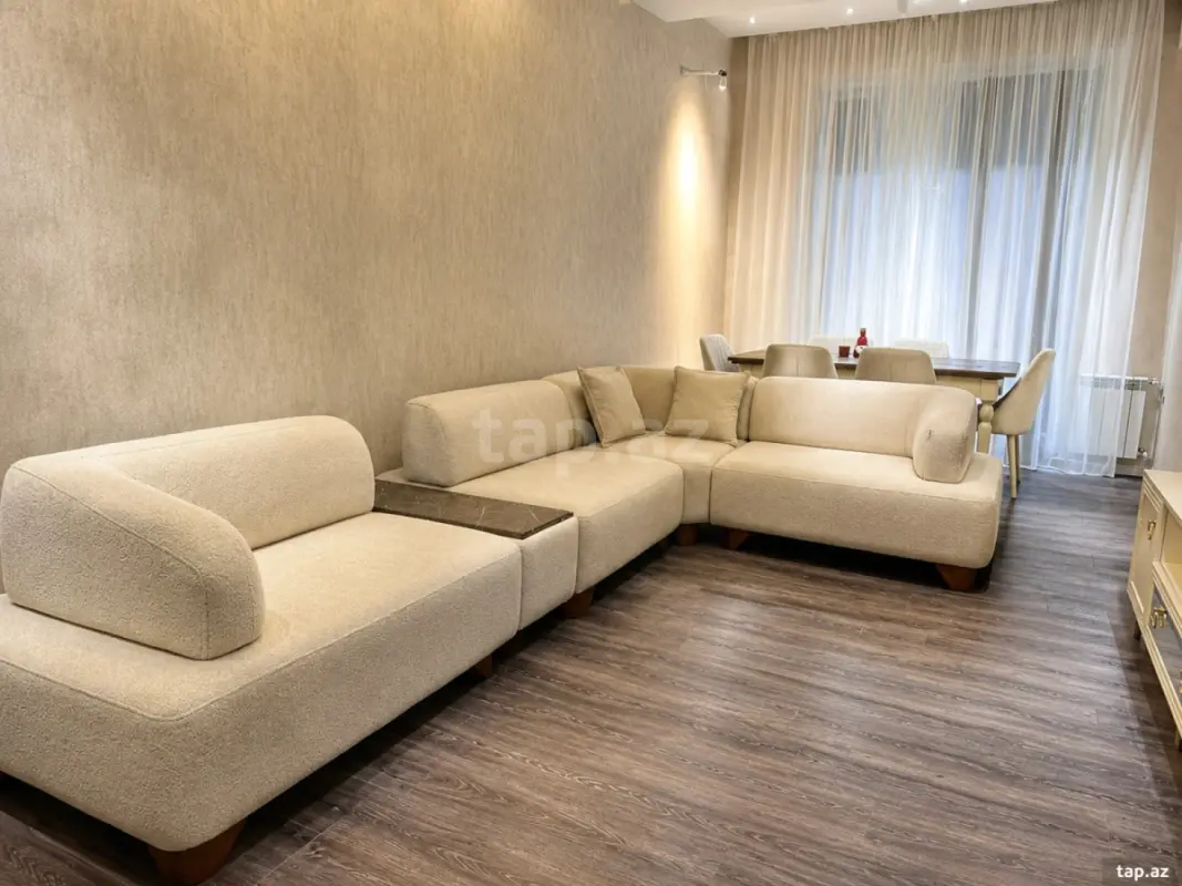 Satılır 2 otaqlı yeni tikili 68 m²