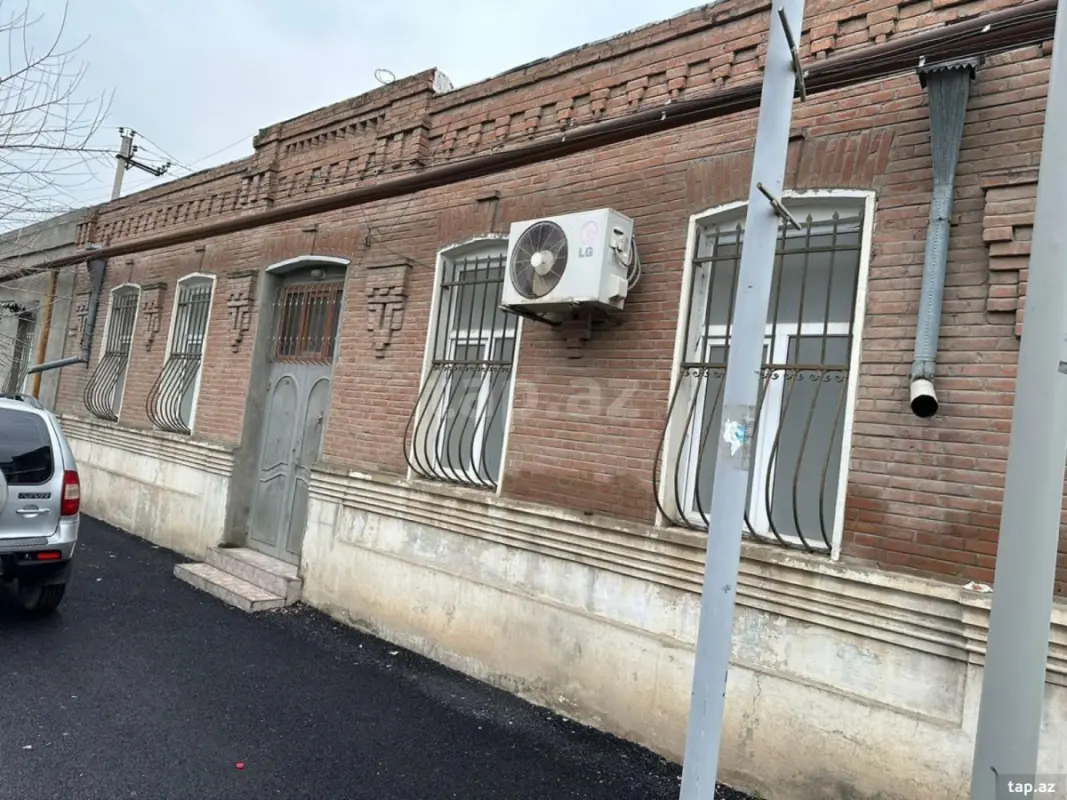 Satılır 5 otaqlı həyət evi 140 m²