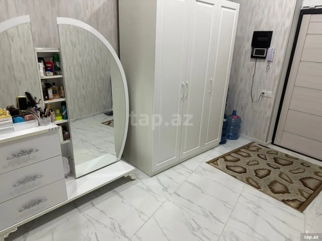 Kirayə verilir 3 otaqlı yeni tikili 110 m²