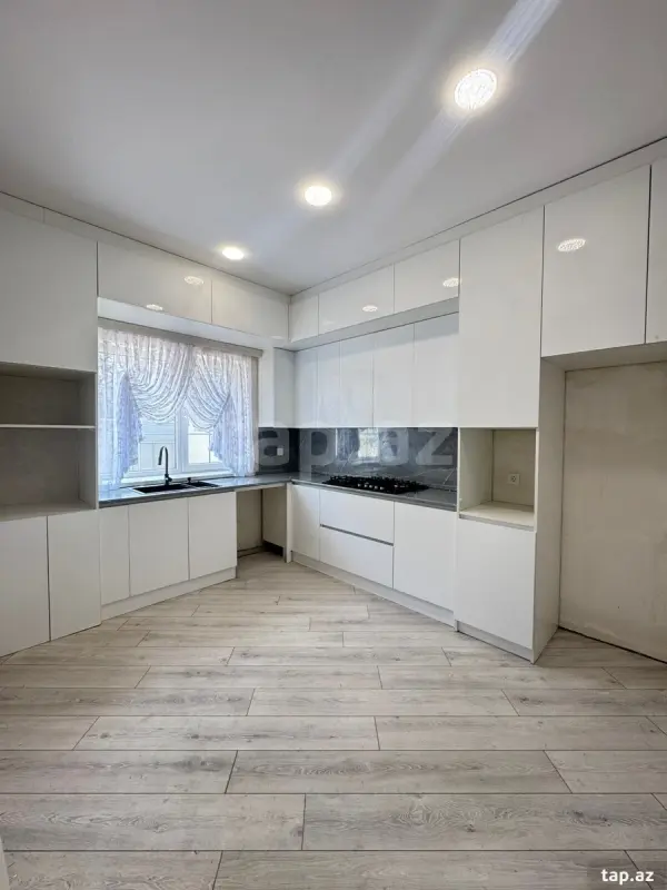 Satılır 5 otaqlı həyət evi 130 m²