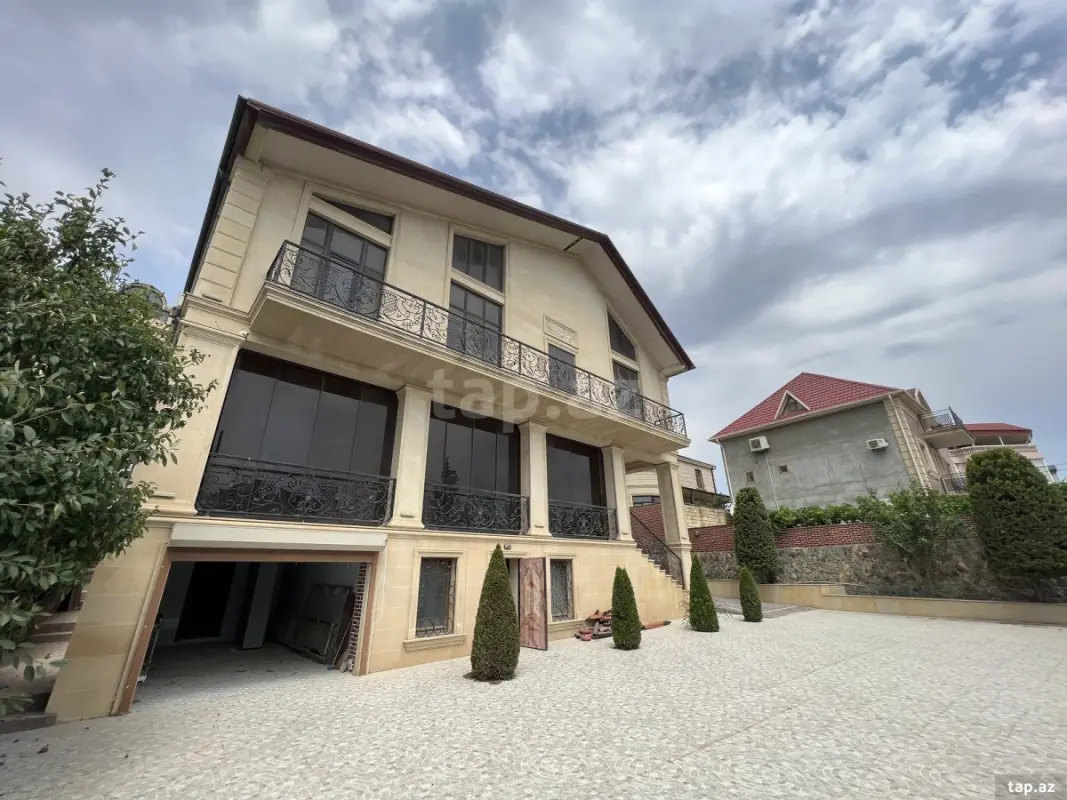 Satılır 5 otaqlı həyət evi 400 m²