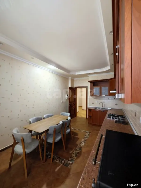 Kirayə verilir 3 otaqlı yeni tikili 130 m²