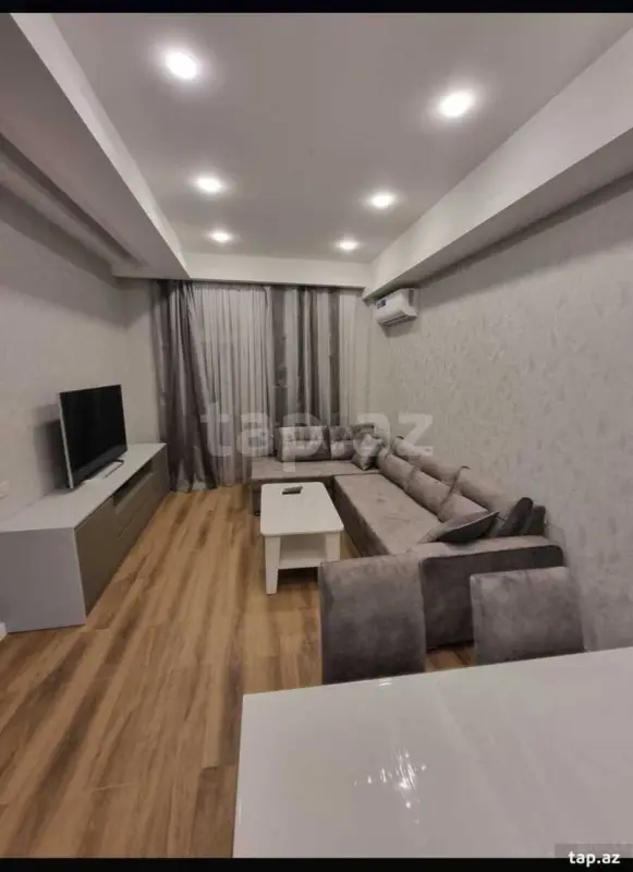 Kirayə verilir 3 otaqlı yeni tikili 100 m²